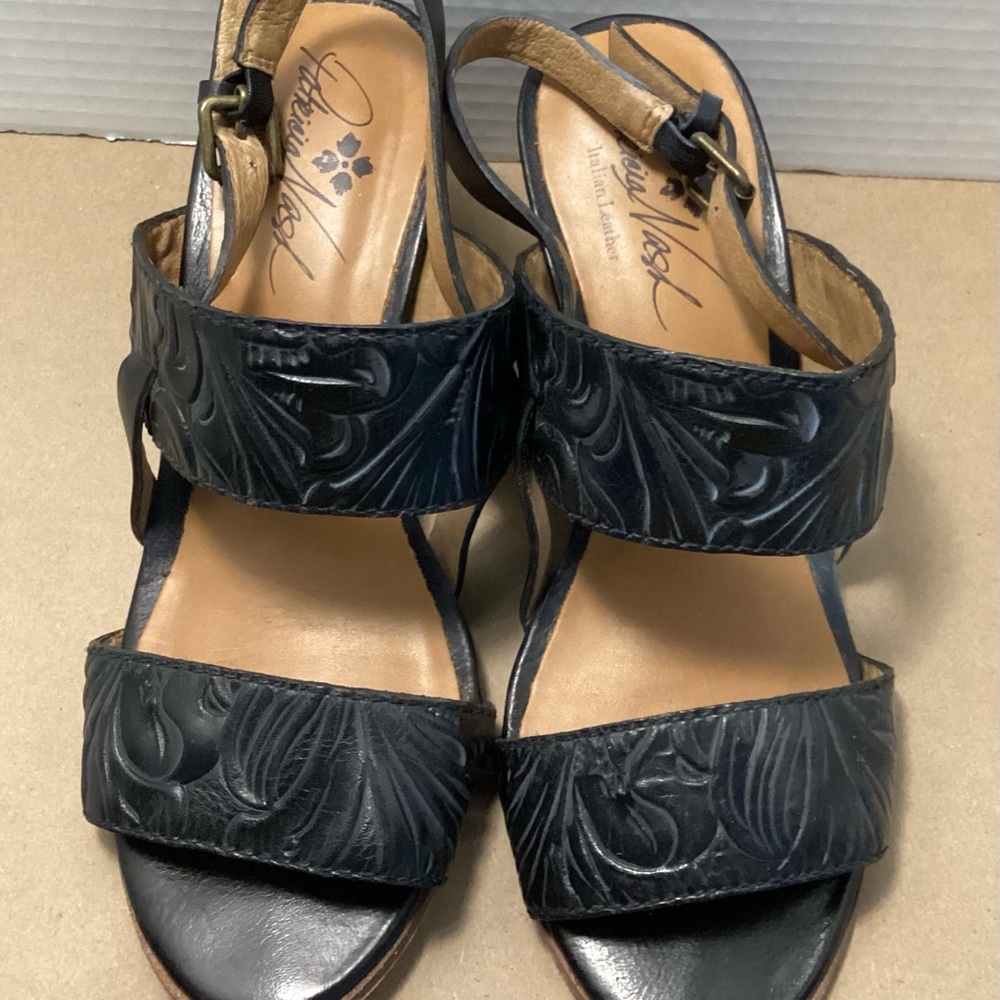 Patricia Nash black tooled Italian Leather block heels sandals size 6.5